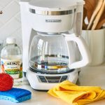 How to clean the coffee maker with vinegar and other natural products