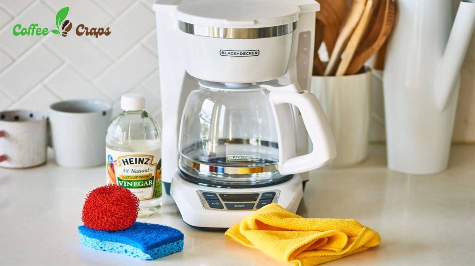 How to clean the coffee maker with vinegar and other natural products